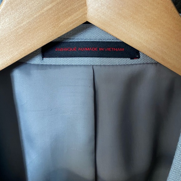 Light grey men’s suit jacket. size 38 regular. - Picture 2 of 6